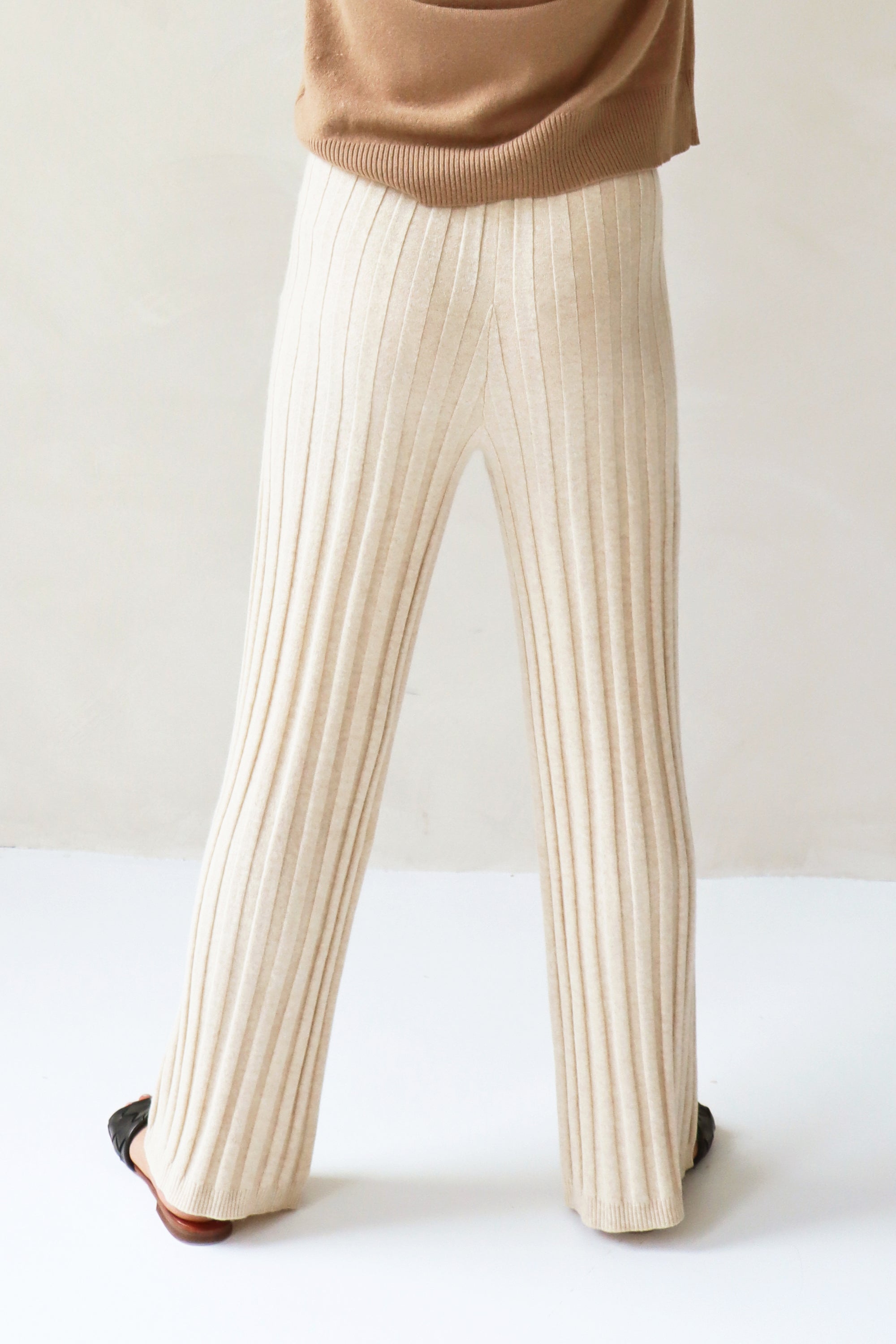 Woman's Cashmere Meditation Pants Creme